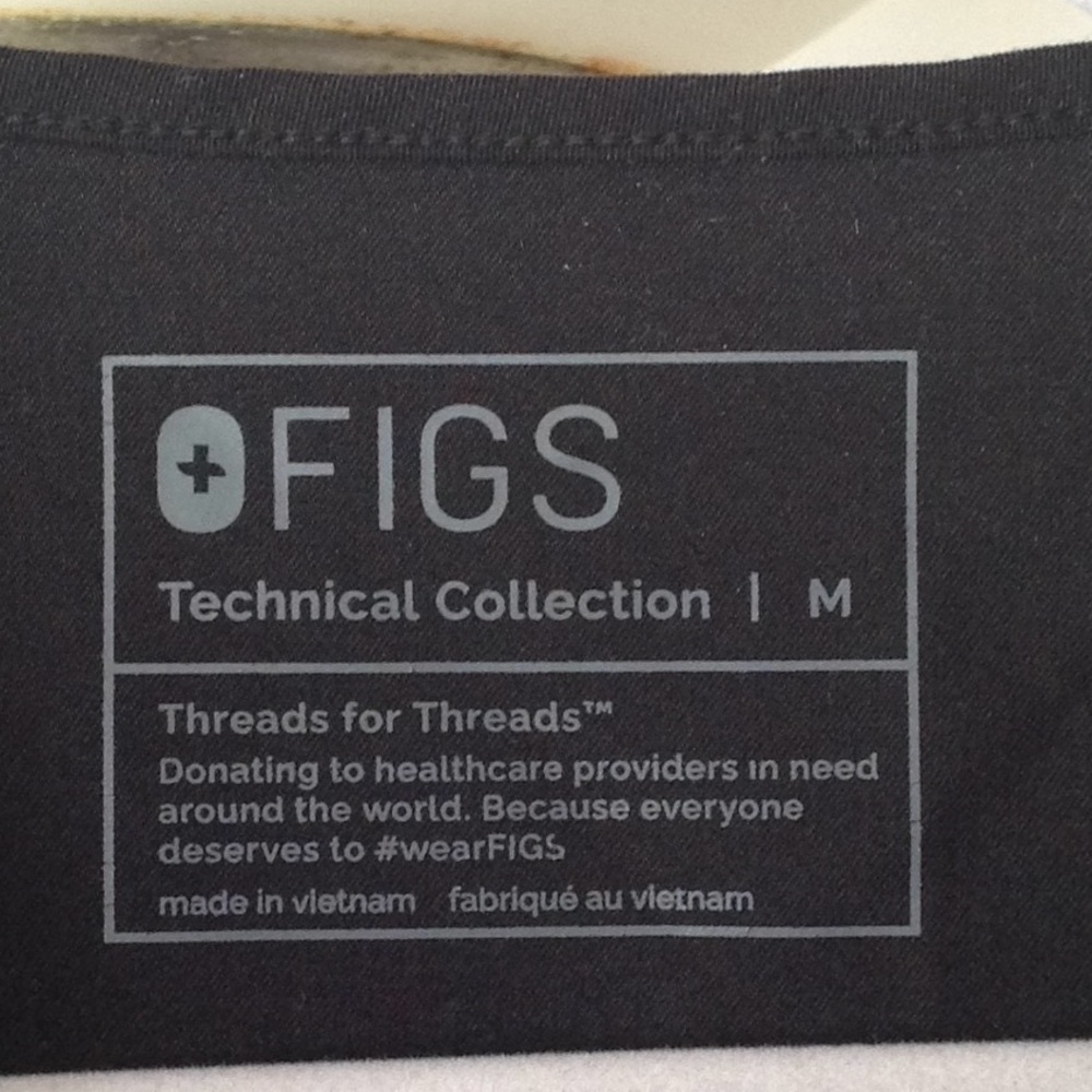 🐾💕🐾 Figs - (2) pc. Scrubs in Deep Rich Black. - Picture 6 of 8